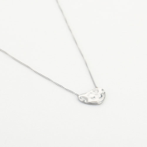 Amour Necklace zilveren stainless steel ketting met hartdetail
